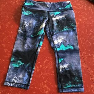 Lululemon Milky Way galaxy crops sz 8